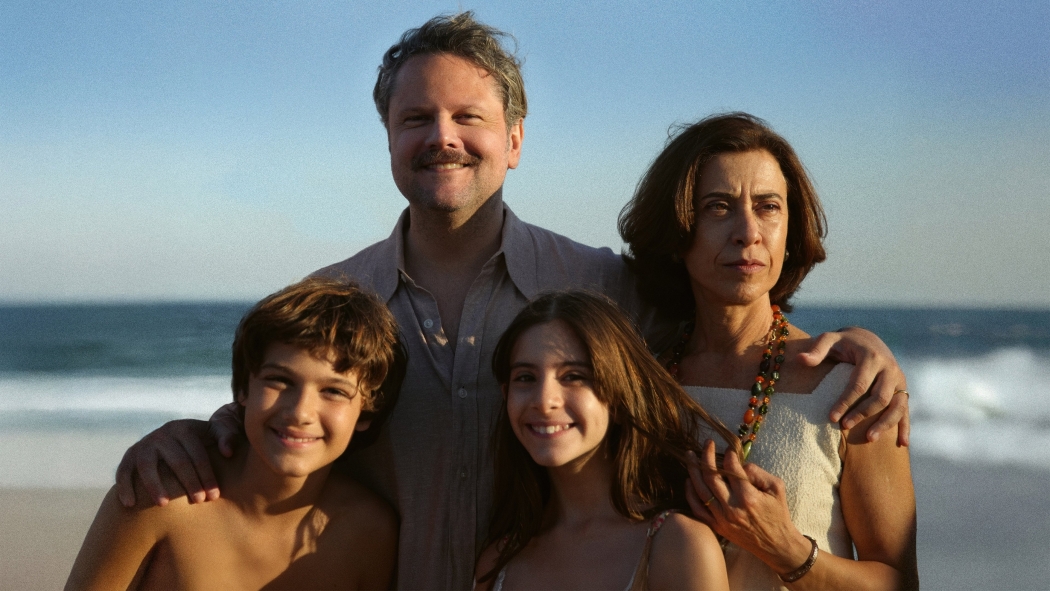Hala Buradayım izle