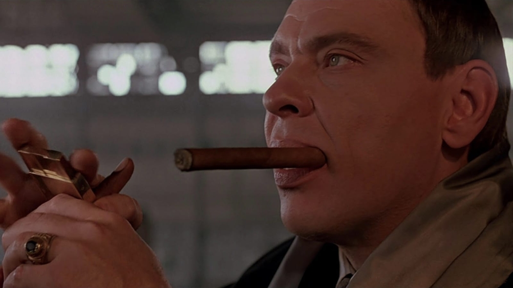 Karanlık Adam (1990) izle